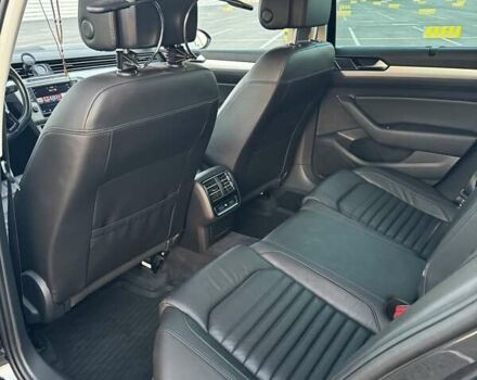 Черный Фольксваген Пассат, объемом двигателя 1.6 л и пробегом 195 тыс. км за 16000 $, фото 15 на Automoto.ua