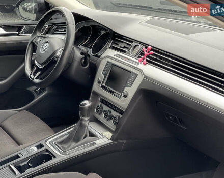 Чорний Фольксваген Пассат, об'ємом двигуна 1.6 л та пробігом 264 тис. км за 13200 $, фото 14 на Automoto.ua