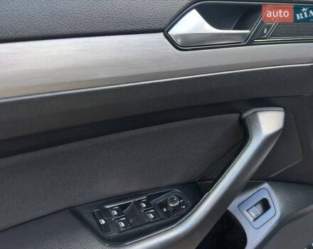 Черный Фольксваген Пассат, объемом двигателя 1.6 л и пробегом 250 тыс. км за 14300 $, фото 11 на Automoto.ua