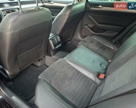 Чорний Фольксваген Пассат, об'ємом двигуна 2 л та пробігом 275 тис. км за 15999 $, фото 3 на Automoto.ua