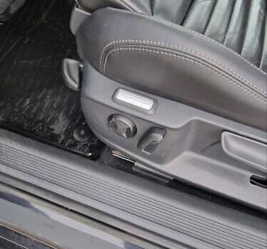 Черный Фольксваген Пассат, объемом двигателя 1.97 л и пробегом 255 тыс. км за 15000 $, фото 15 на Automoto.ua