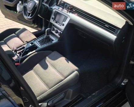 Черный Фольксваген Пассат, объемом двигателя 1.6 л и пробегом 294 тыс. км за 13200 $, фото 11 на Automoto.ua