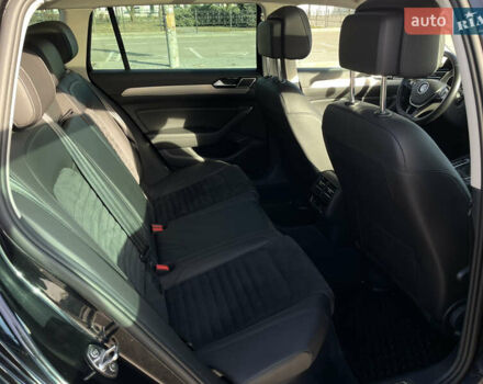 Черный Фольксваген Пассат, объемом двигателя 1.97 л и пробегом 300 тыс. км за 16500 $, фото 10 на Automoto.ua