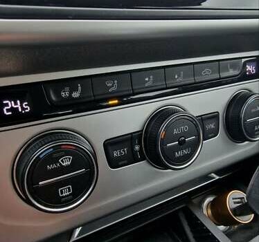 Черный Фольксваген Пассат, объемом двигателя 1.97 л и пробегом 255 тыс. км за 15000 $, фото 1 на Automoto.ua