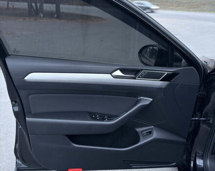 Черный Фольксваген Пассат, объемом двигателя 1.97 л и пробегом 327 тыс. км за 13000 $, фото 14 на Automoto.ua