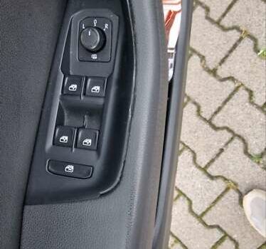 Черный Фольксваген Пассат, объемом двигателя 1.97 л и пробегом 255 тыс. км за 15000 $, фото 19 на Automoto.ua