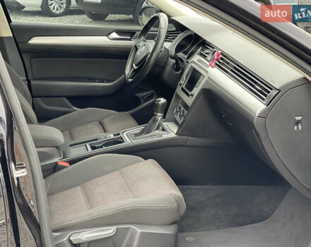 Чорний Фольксваген Пассат, об'ємом двигуна 1.6 л та пробігом 264 тис. км за 13200 $, фото 15 на Automoto.ua