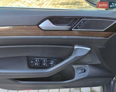 Черный Фольксваген Пассат, объемом двигателя 1.97 л и пробегом 289 тыс. км за 14400 $, фото 48 на Automoto.ua