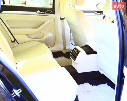 Черный Фольксваген Пассат, объемом двигателя 1.6 л и пробегом 230 тыс. км за 14700 $, фото 7 на Automoto.ua