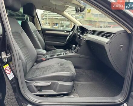 Чорний Фольксваген Пассат, об'ємом двигуна 2 л та пробігом 190 тис. км за 17900 $, фото 12 на Automoto.ua