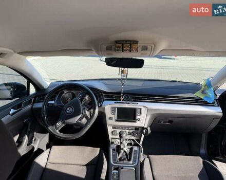 Чорний Фольксваген Пассат, об'ємом двигуна 1.6 л та пробігом 344 тис. км за 12000 $, фото 18 на Automoto.ua