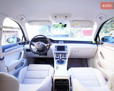 Черный Фольксваген Пассат, объемом двигателя 1.6 л и пробегом 230 тыс. км за 14700 $, фото 6 на Automoto.ua