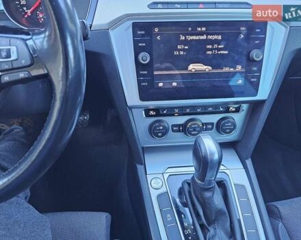 Чорний Фольксваген Пассат, об'ємом двигуна 2 л та пробігом 330 тис. км за 14800 $, фото 16 на Automoto.ua