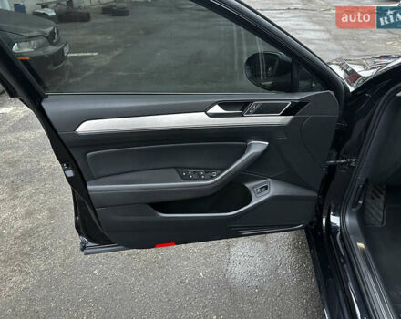 Черный Фольксваген Пассат, объемом двигателя 2 л и пробегом 300 тыс. км за 20500 $, фото 8 на Automoto.ua