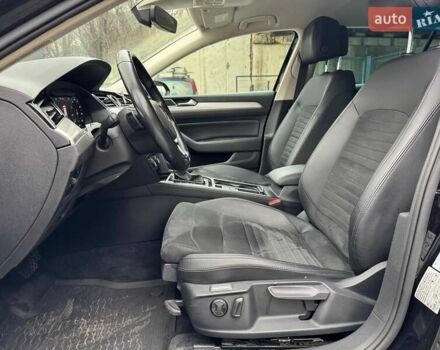 Чорний Фольксваген Пассат, об'ємом двигуна 2 л та пробігом 190 тис. км за 17900 $, фото 7 на Automoto.ua