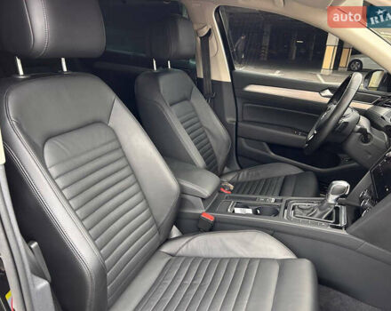 Черный Фольксваген Пассат, объемом двигателя 1.97 л и пробегом 220 тыс. км за 19444 $, фото 4 на Automoto.ua