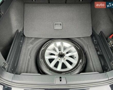 Черный Фольксваген Пассат, объемом двигателя 1.6 л и пробегом 247 тыс. км за 15500 $, фото 62 на Automoto.ua