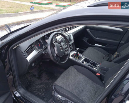 Черный Фольксваген Пассат, объемом двигателя 1.6 л и пробегом 310 тыс. км за 11500 $, фото 6 на Automoto.ua