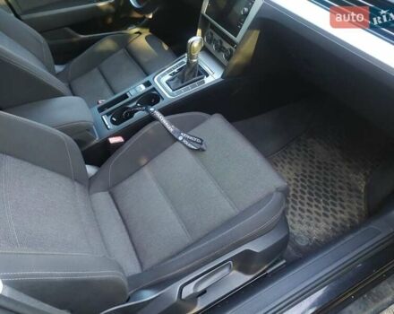 Черный Фольксваген Пассат, объемом двигателя 1.97 л и пробегом 220 тыс. км за 15500 $, фото 9 на Automoto.ua