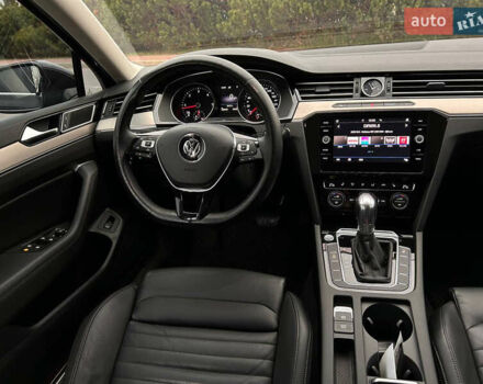 Черный Фольксваген Пассат, объемом двигателя 1.97 л и пробегом 220 тыс. км за 19444 $, фото 16 на Automoto.ua