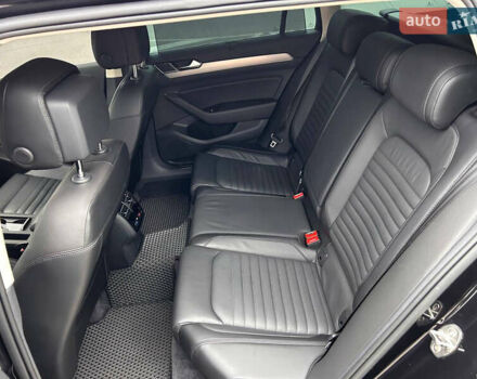 Черный Фольксваген Пассат, объемом двигателя 1.97 л и пробегом 220 тыс. км за 19444 $, фото 11 на Automoto.ua