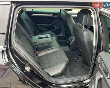 Черный Фольксваген Пассат, объемом двигателя 1.6 л и пробегом 247 тыс. км за 15500 $, фото 71 на Automoto.ua