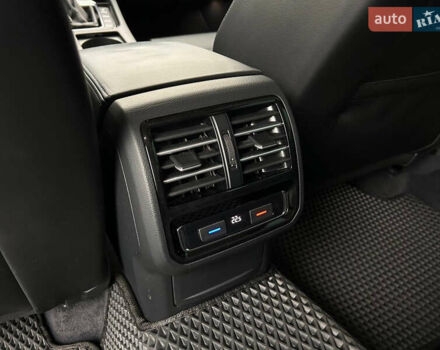 Черный Фольксваген Пассат, объемом двигателя 1.97 л и пробегом 220 тыс. км за 19444 $, фото 14 на Automoto.ua