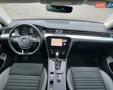 Черный Фольксваген Пассат, объемом двигателя 1.6 л и пробегом 247 тыс. км за 15500 $, фото 22 на Automoto.ua