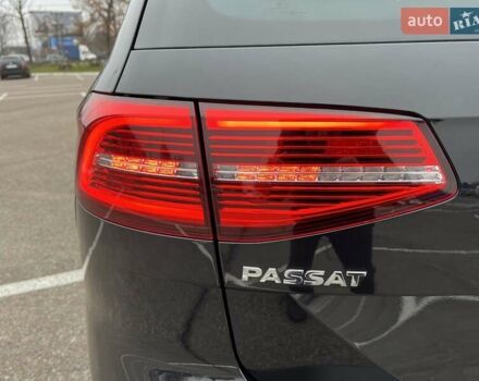 Черный Фольксваген Пассат, объемом двигателя 1.6 л и пробегом 247 тыс. км за 15500 $, фото 5 на Automoto.ua