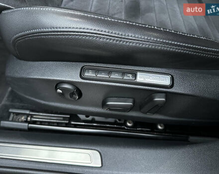 Черный Фольксваген Пассат, объемом двигателя 2 л и пробегом 300 тыс. км за 20500 $, фото 7 на Automoto.ua