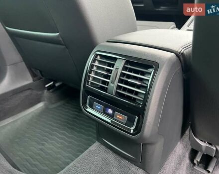 Черный Фольксваген Пассат, объемом двигателя 1.6 л и пробегом 247 тыс. км за 15500 $, фото 72 на Automoto.ua