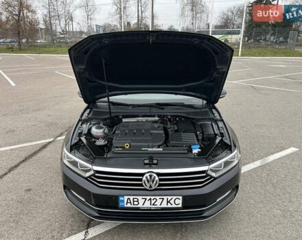 Черный Фольксваген Пассат, объемом двигателя 1.6 л и пробегом 247 тыс. км за 15500 $, фото 84 на Automoto.ua