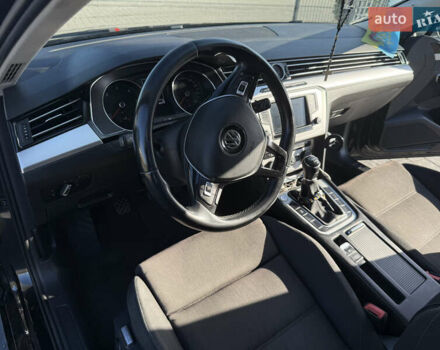 Чорний Фольксваген Пассат, об'ємом двигуна 1.6 л та пробігом 344 тис. км за 12000 $, фото 22 на Automoto.ua