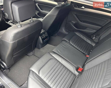 Черный Фольксваген Пассат, объемом двигателя 1.97 л и пробегом 220 тыс. км за 19444 $, фото 10 на Automoto.ua