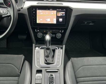 Черный Фольксваген Пассат, объемом двигателя 1.6 л и пробегом 247 тыс. км за 15500 $, фото 26 на Automoto.ua