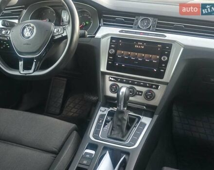 Черный Фольксваген Пассат, объемом двигателя 1.97 л и пробегом 240 тыс. км за 18000 $, фото 3 на Automoto.ua