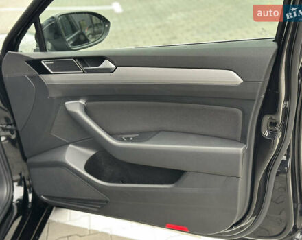 Фольксваген Пассат 2018 в Дубно на Automoto.ua Черный Фольксваген Пассат, объемом двигателя 2 л и пробегом 250 тыс. км за 16950 $, фото 41 на Automoto.ua