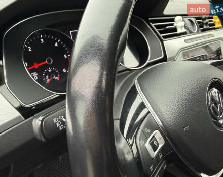 Черный Фольксваген Пассат, объемом двигателя 1.6 л и пробегом 253 тыс. км за 16259 $, фото 7 на Automoto.ua