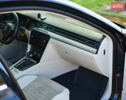 Чорний Фольксваген Пассат, об'ємом двигуна 2 л та пробігом 244 тис. км за 18500 $, фото 26 на Automoto.ua