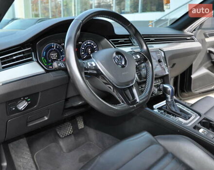 Черный Фольксваген Пассат, объемом двигателя 1.4 л и пробегом 190 тыс. км за 20700 $, фото 28 на Automoto.ua