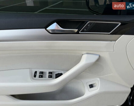 Черный Фольксваген Пассат, объемом двигателя 1.97 л и пробегом 223 тыс. км за 17100 $, фото 18 на Automoto.ua