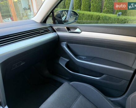 Черный Фольксваген Пассат, объемом двигателя 1.97 л и пробегом 236 тыс. км за 16500 $, фото 41 на Automoto.ua