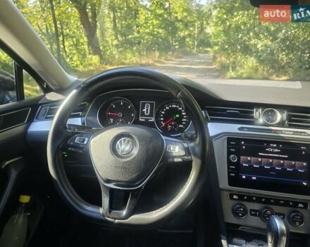 Черный Фольксваген Пассат, объемом двигателя 1.97 л и пробегом 240 тыс. км за 18000 $, фото 5 на Automoto.ua