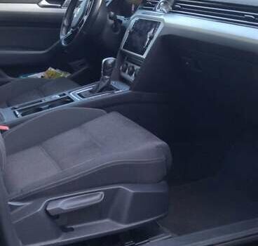 Черный Фольксваген Пассат, объемом двигателя 1.97 л и пробегом 200 тыс. км за 21700 $, фото 12 на Automoto.ua