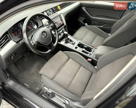 Черный Фольксваген Пассат, объемом двигателя 1.6 л и пробегом 253 тыс. км за 16259 $, фото 4 на Automoto.ua