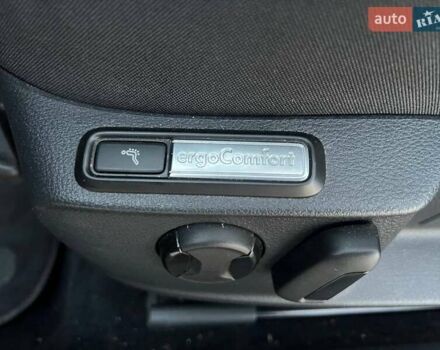 Черный Фольксваген Пассат, объемом двигателя 1.97 л и пробегом 270 тыс. км за 15700 $, фото 24 на Automoto.ua