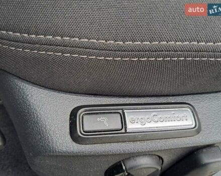 Черный Фольксваген Пассат, объемом двигателя 1.97 л и пробегом 250 тыс. км за 17299 $, фото 15 на Automoto.ua