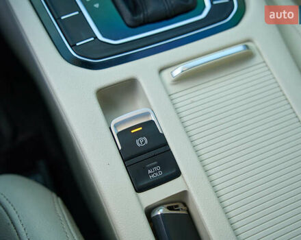 Чорний Фольксваген Пассат, об'ємом двигуна 2 л та пробігом 244 тис. км за 18500 $, фото 37 на Automoto.ua