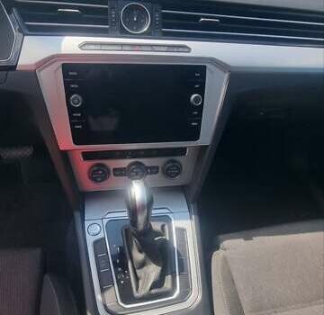 Черный Фольксваген Пассат, объемом двигателя 2 л и пробегом 236 тыс. км за 17500 $, фото 5 на Automoto.ua