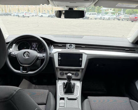 Чорний Фольксваген Пассат, об'ємом двигуна 1.97 л та пробігом 305 тис. км за 14000 $, фото 5 на Automoto.ua